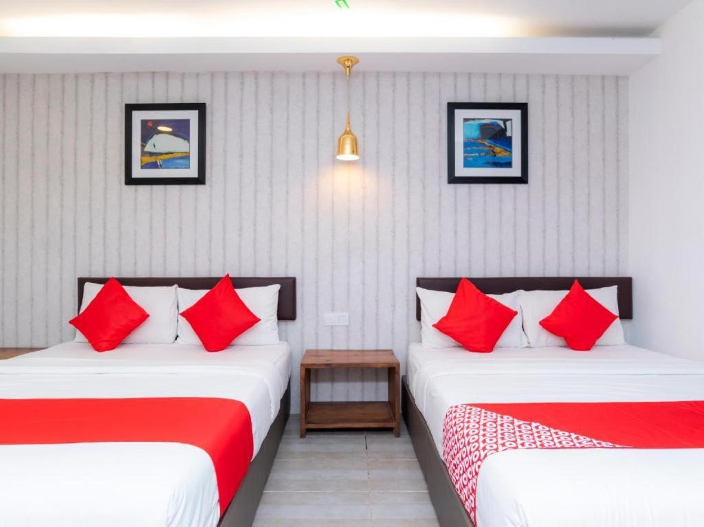 Big Big Hotel Johor Bahru Extérieur photo